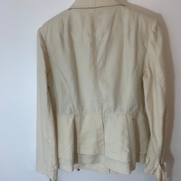 Focus 2000 - Picture 2 of 2